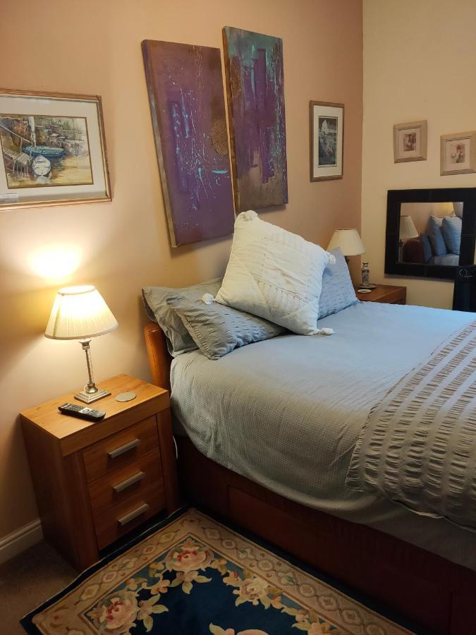 Whitby Central Close To Beach Pier Flowergate Hotel Екстериор снимка