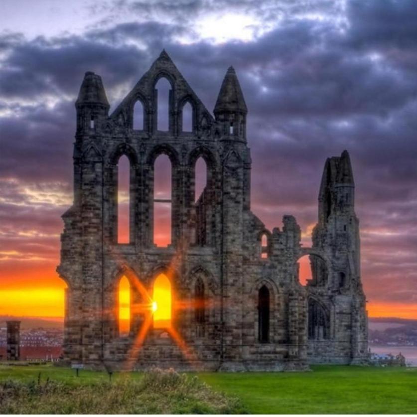 Whitby Central Close To Beach Pier Flowergate Hotel Екстериор снимка